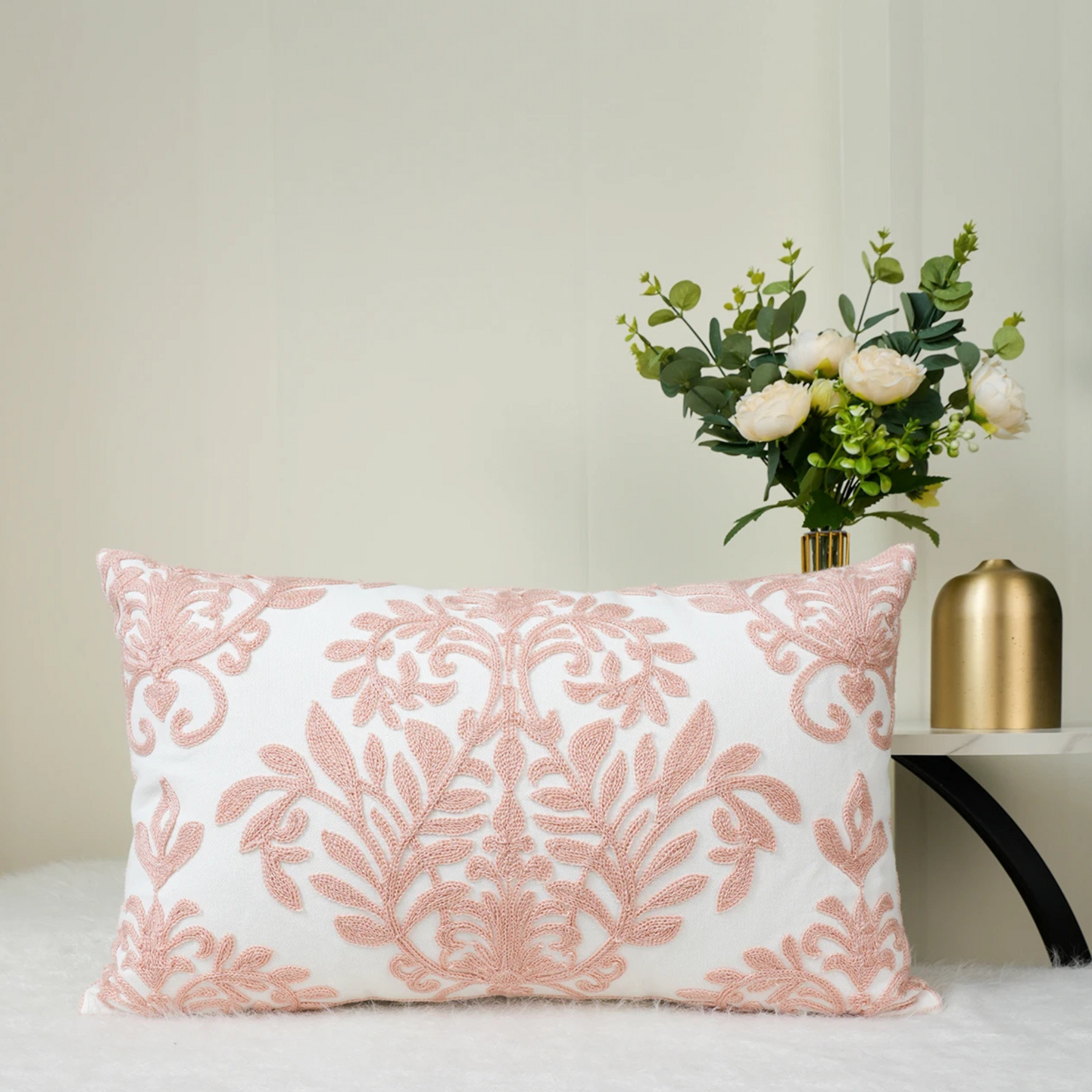 Capa de Almofada Mandala Floral Bordada